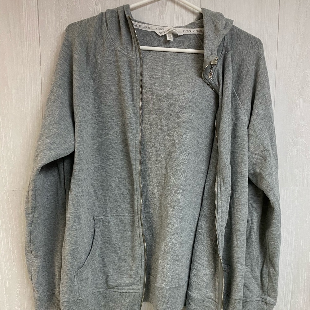 VS zip up